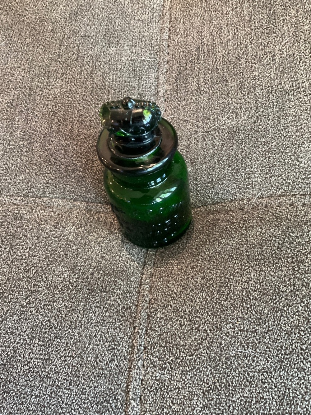EUC Vintage "THE CROWN" Perfumery Company London Glass Green Perfume Bottle